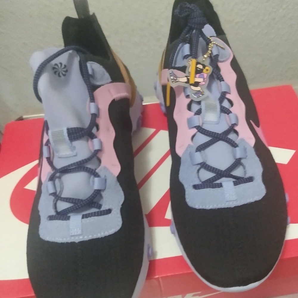 Nike Sneakers SOLD